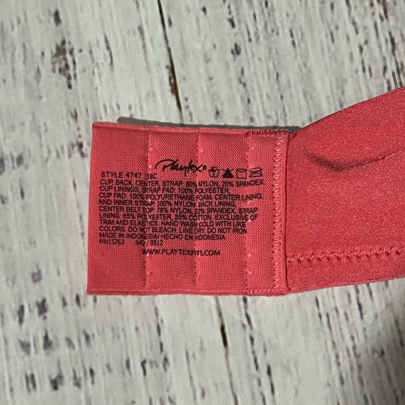 Playtex Secrets Perfectly Smooth Underwire T-Shirt Bra, Pink, 38C - Picture 4 of 7